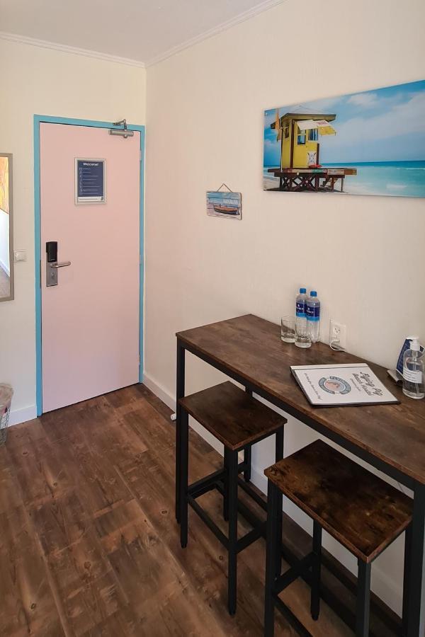 The Flying Pig Beach Hostel Noordwijk Eksteriør billede