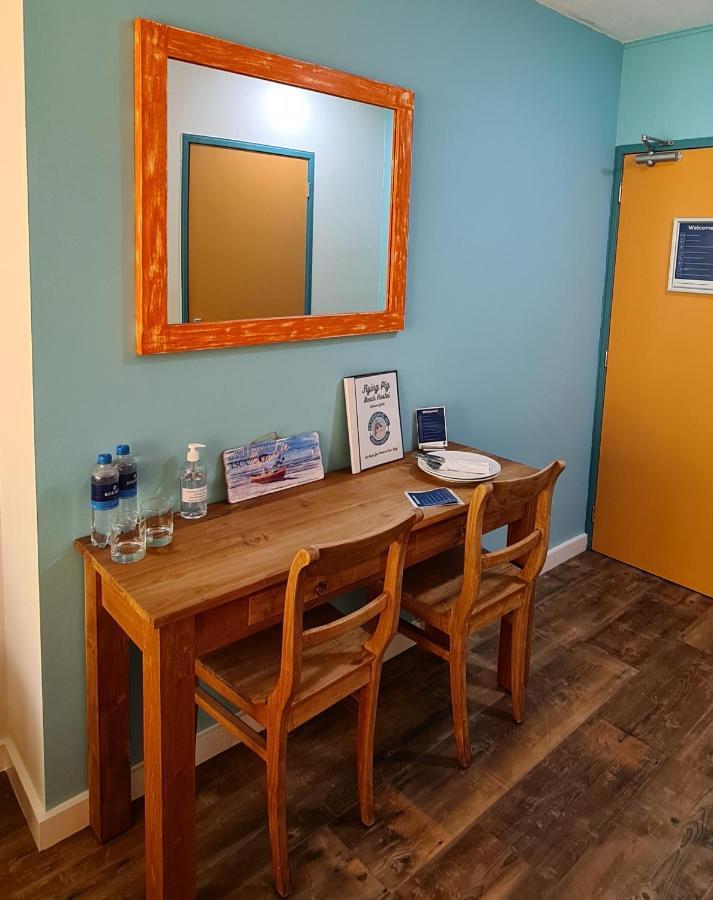 The Flying Pig Beach Hostel Noordwijk Eksteriør billede