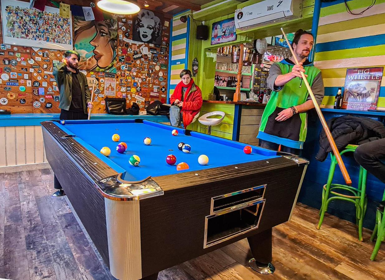 The Flying Pig Beach Hostel Noordwijk Eksteriør billede