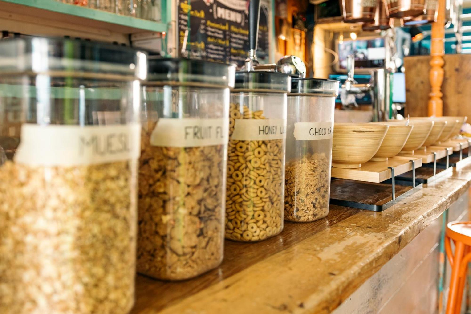 The Flying Pig Beach Hostel Noordwijk Eksteriør billede