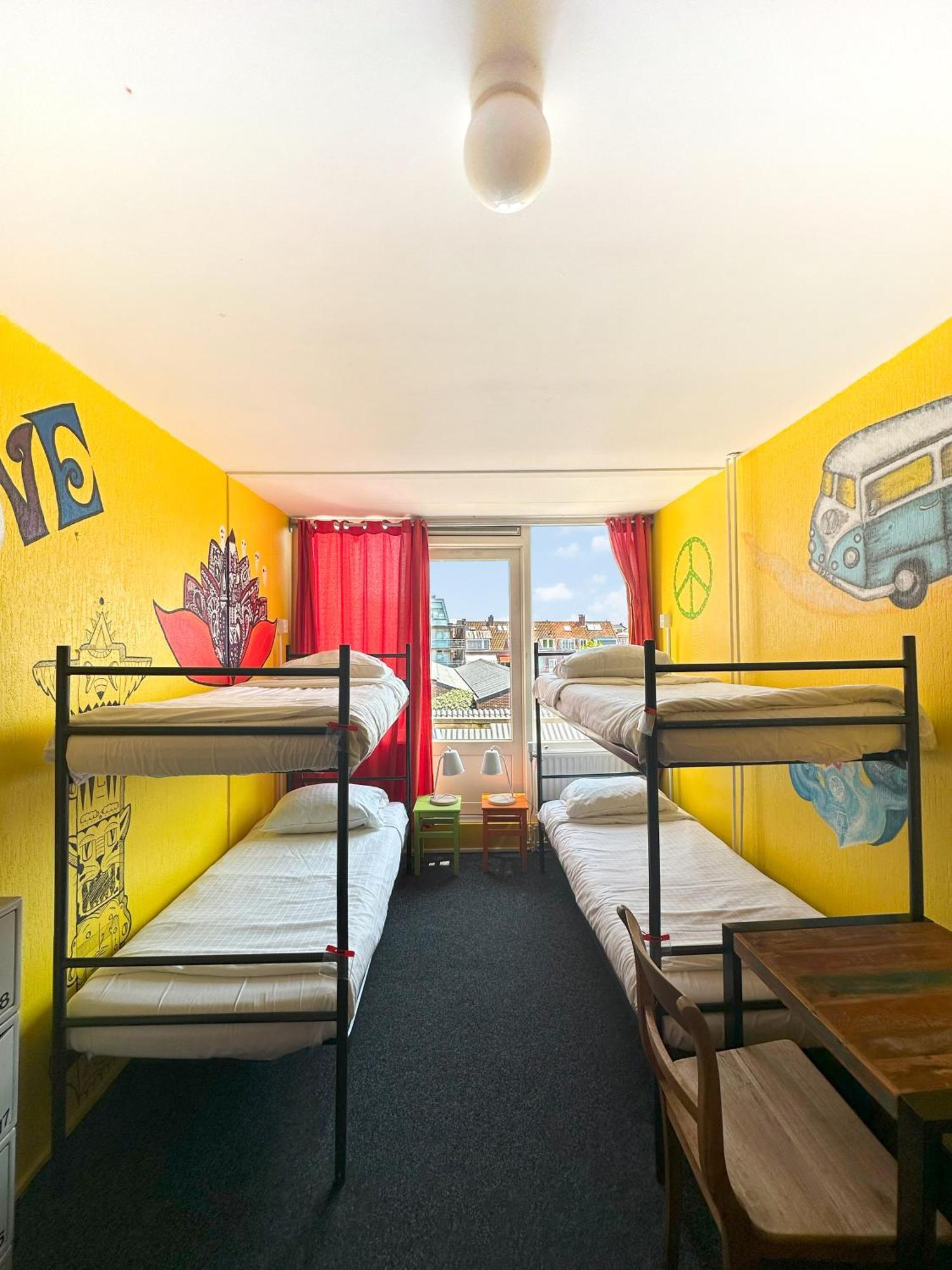The Flying Pig Beach Hostel Noordwijk Eksteriør billede