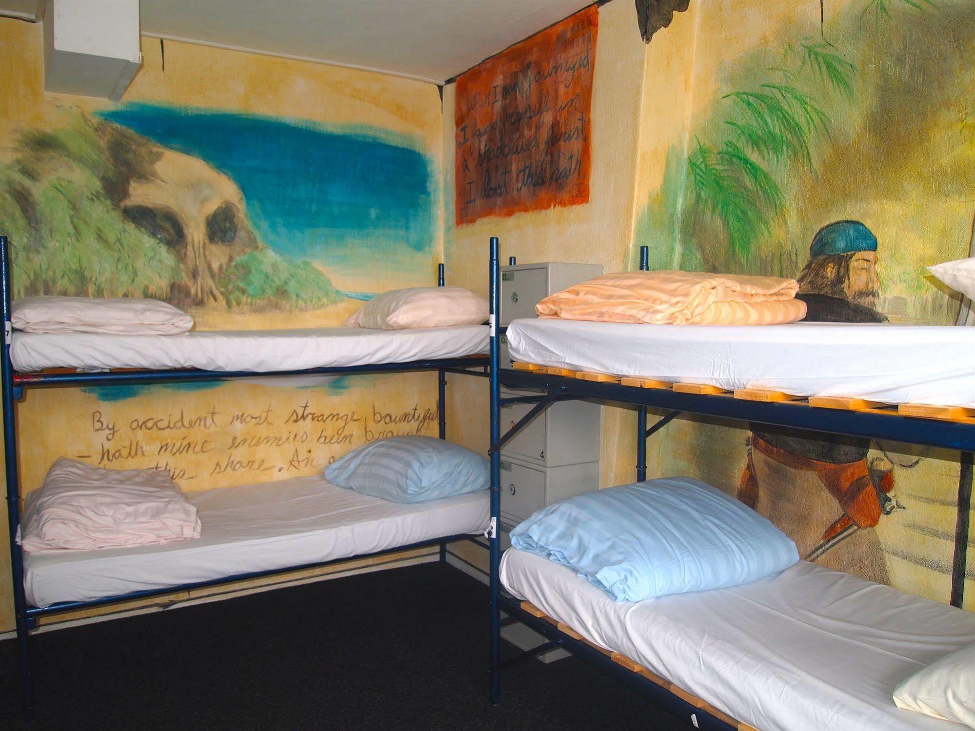 The Flying Pig Beach Hostel Noordwijk Eksteriør billede