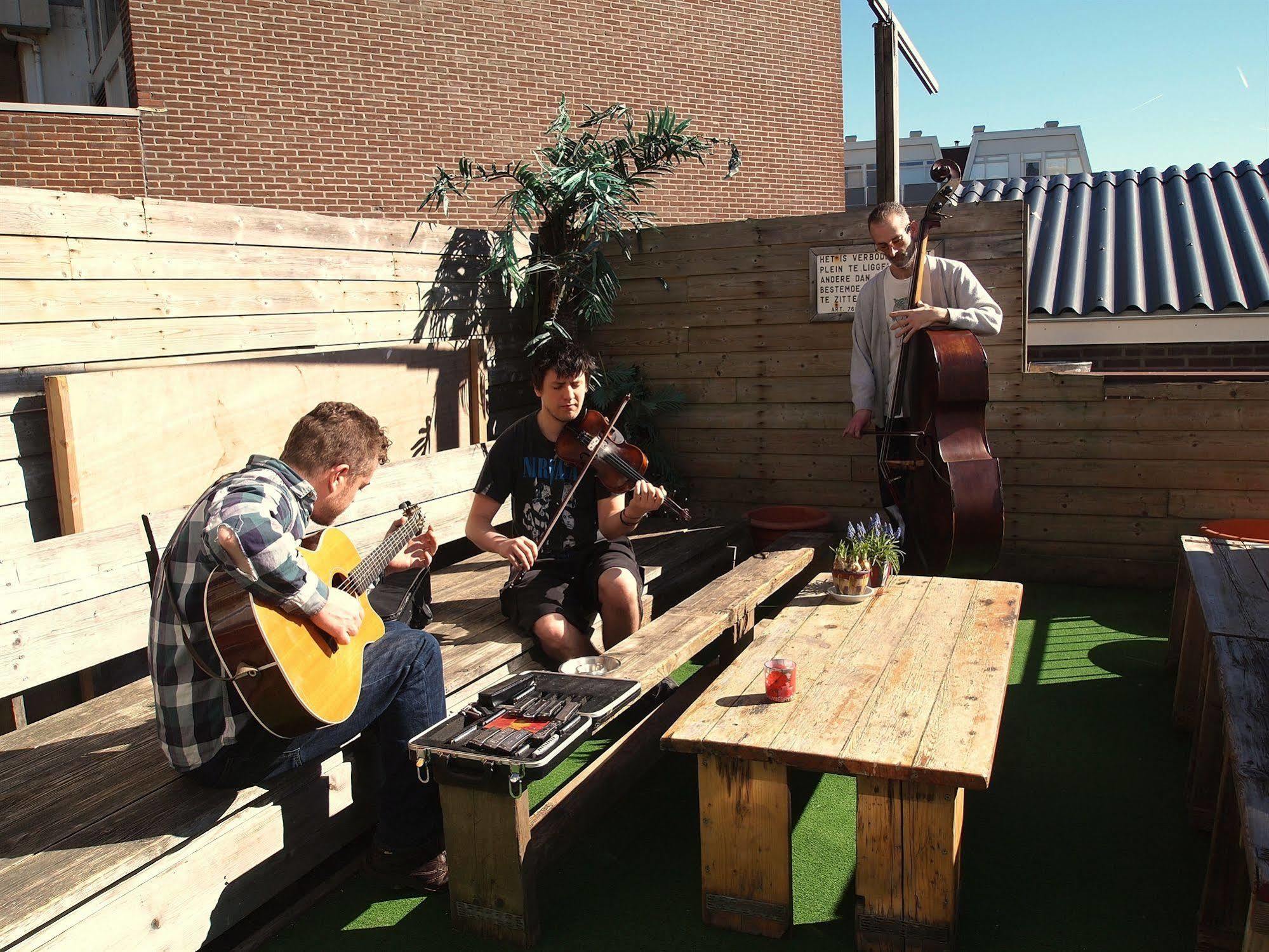 The Flying Pig Beach Hostel Noordwijk Eksteriør billede